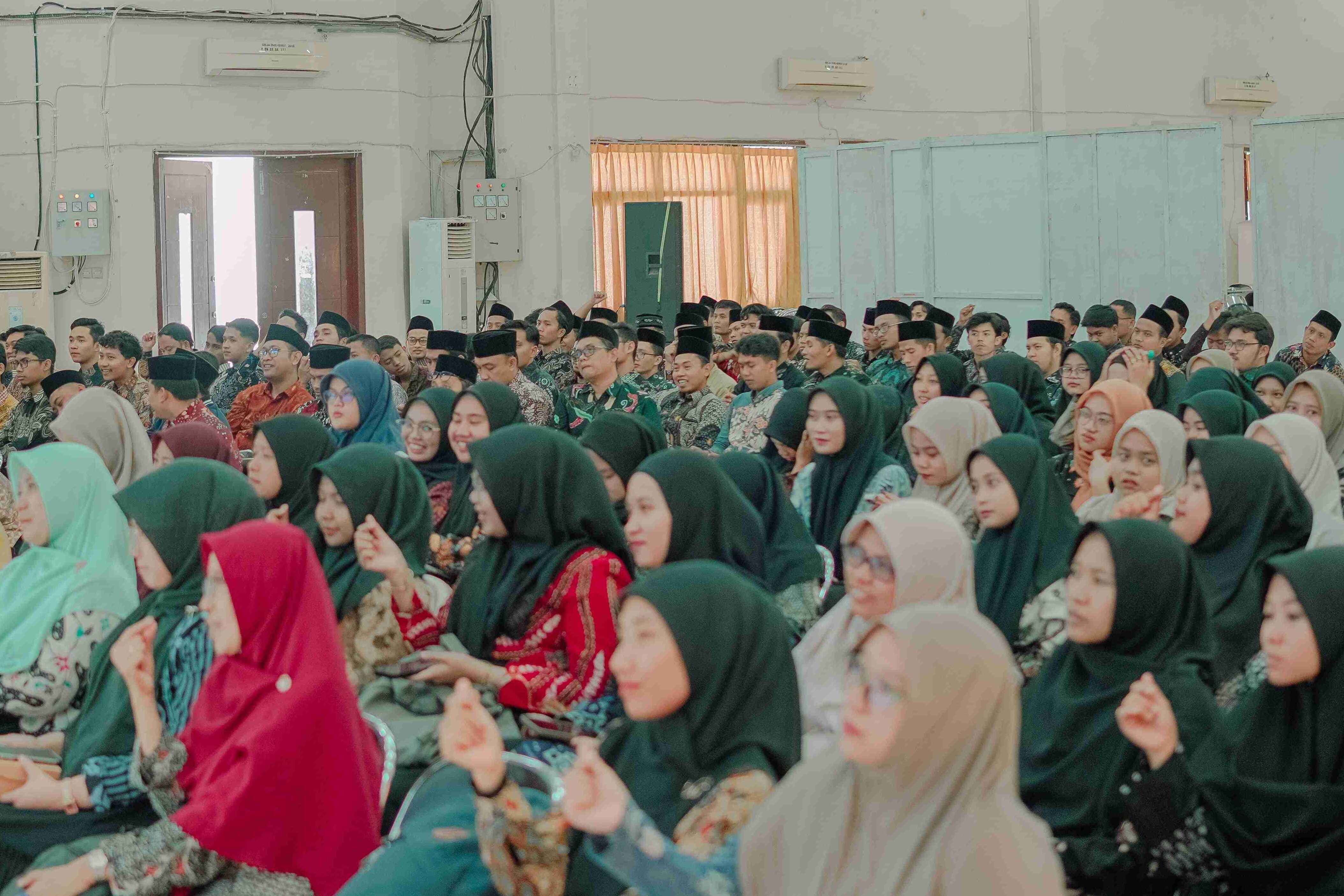 POSTGRADUATE ACADEMIC ORIENTATION AT UIN MADURA: BUILDING THE INTEGRATION OF ISLAMIC KNOWLEDGE FOR WORLD CIVILIZATION