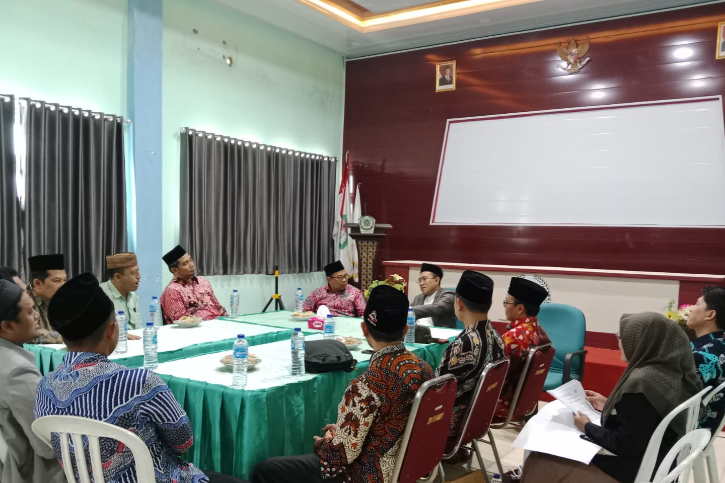 TINGKATKAN KUANTITAS, PIMPINAN PASCASARJANA IAIN MADURA LAKUKAN SOSIALISASI PMB DI SEKOLAH TINGGI ILMU SYARIAH (STIS) AS-SALAFIYAH PAMEKASAN